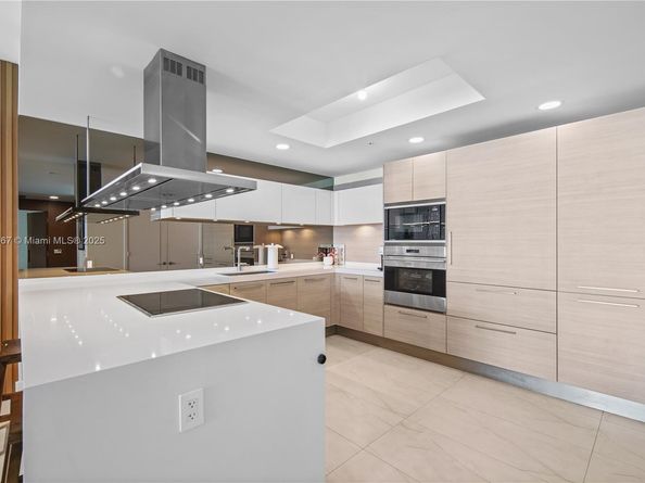 17111 Biscayne Blvd 1805, North Miami Beach FL 33160