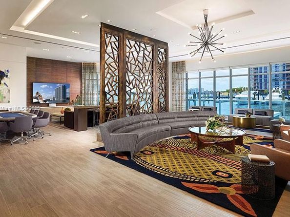 17111 Biscayne Blvd 1805, North Miami Beach FL 33160