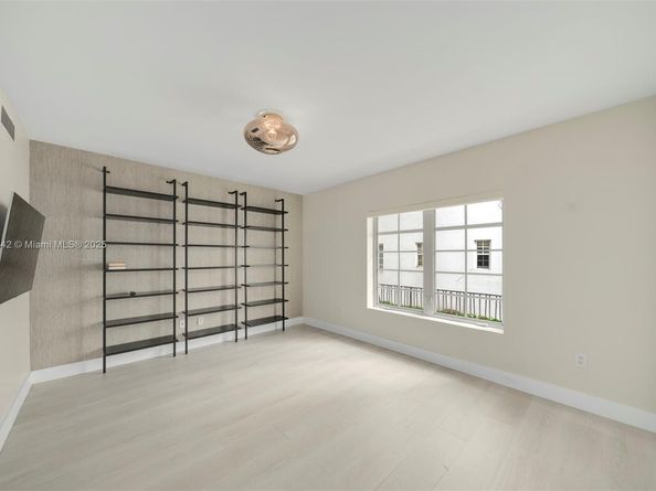 435 21st St 103, Miami Beach FL 33139