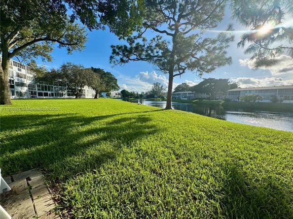 1011 Westbury F 1011, Deerfield Beach FL 33442