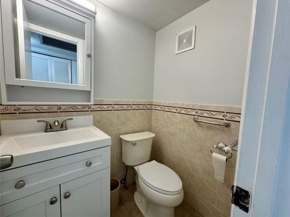 1011 Westbury F 1011, Deerfield Beach FL 33442