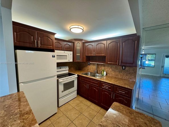 1011 Westbury F 1011, Deerfield Beach FL 33442