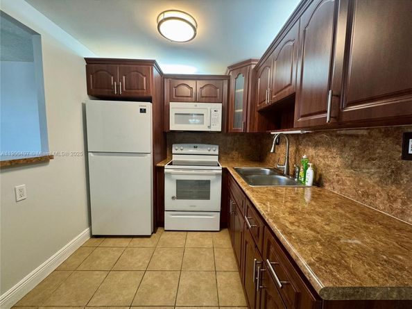 1011 Westbury F 1011, Deerfield Beach FL 33442