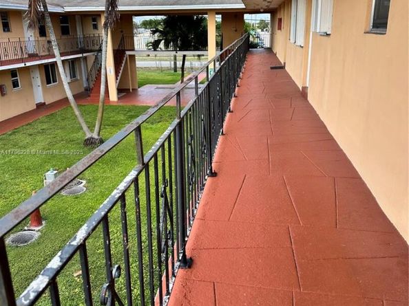 3800 SW 102nd Ave 204, Miami FL 33165