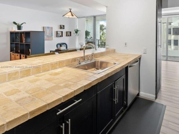 2655 Collins Ave 510, Miami Beach FL 33140