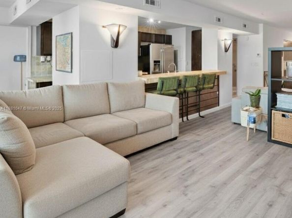 2655 Collins Ave 510, Miami Beach FL 33140