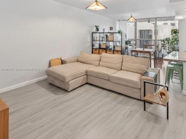 2655 Collins Ave 510, Miami Beach FL 33140