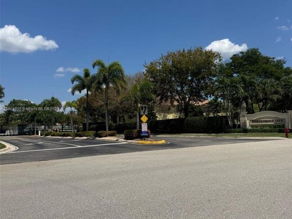 1211 Imperial Lake Rd, West Palm Beach FL 33413