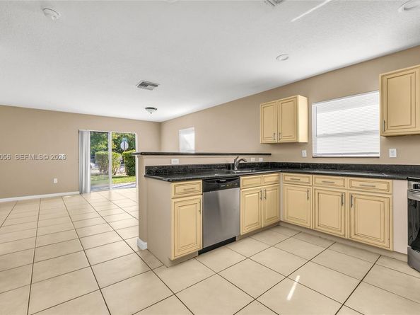 1001 SW 15th St, Deerfield Beach FL 33441