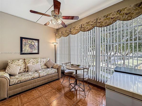 5001 NW 34th St 205, Lauderdale Lakes FL 33319