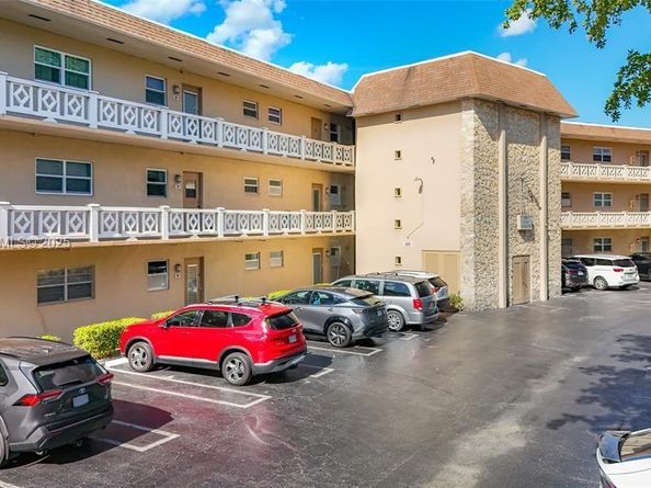 5001 NW 34th St 205, Lauderdale Lakes FL 33319