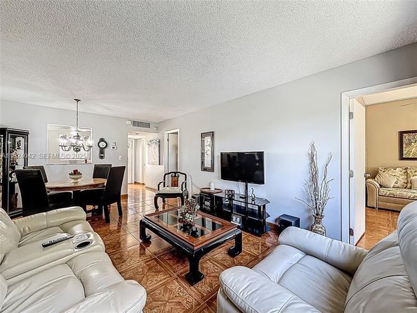 5001 NW 34th St 205, Lauderdale Lakes FL 33319