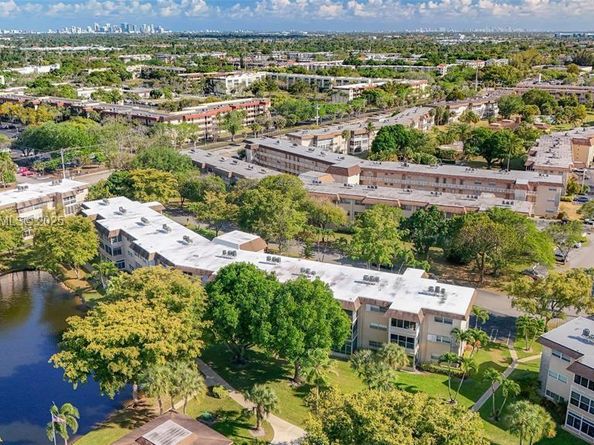 5001 NW 34th St 205, Lauderdale Lakes FL 33319