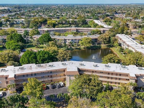 5001 NW 34th St 205, Lauderdale Lakes FL 33319