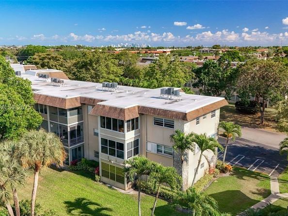 5001 NW 34th St 205, Lauderdale Lakes FL 33319