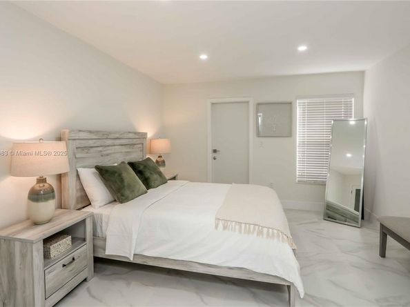 1030 SW 10th Ave, Miami FL 33130