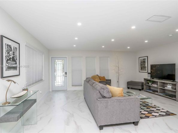 1030 SW 10th Ave, Miami FL 33130