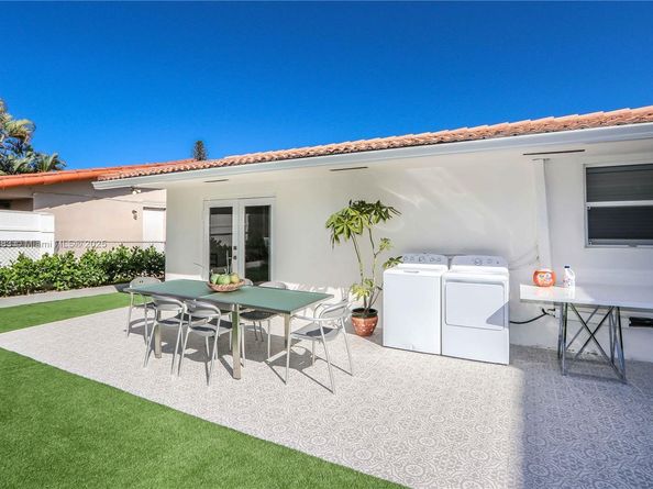 1030 SW 10th Ave, Miami FL 33130