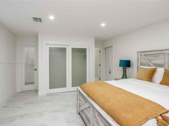 1030 SW 10th Ave, Miami FL 33130