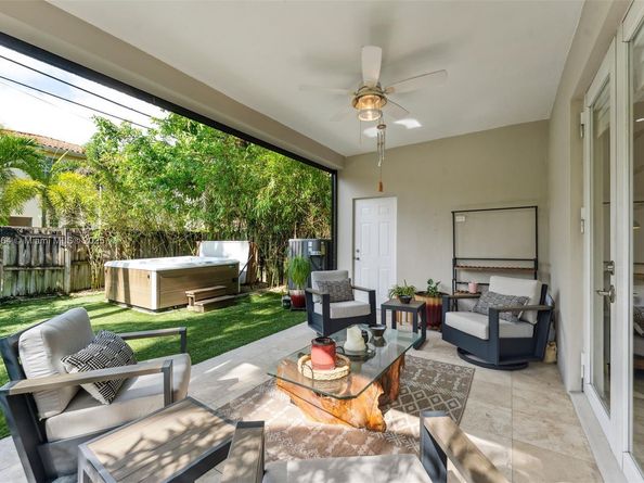 704 SW 16th St, Fort Lauderdale FL 33315