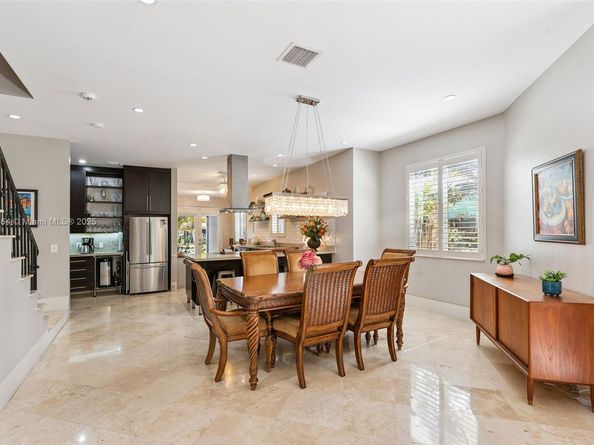 704 SW 16th St, Fort Lauderdale FL 33315