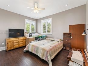 704 SW 16th St, Fort Lauderdale FL 33315