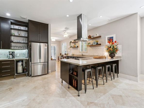 704 SW 16th St, Fort Lauderdale FL 33315