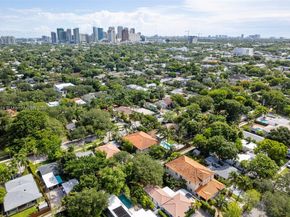 704 SW 16th St, Fort Lauderdale FL 33315