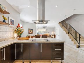 704 SW 16th St, Fort Lauderdale FL 33315