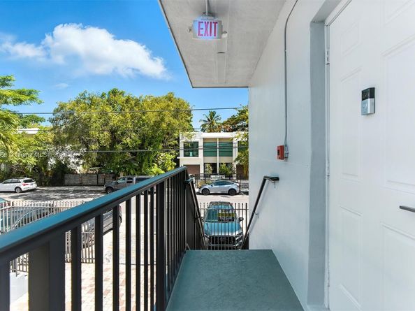 3615 Thomas Ave 16, Miami FL 33133