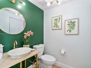 2889 Mcfarlane Rd 1614, Miami FL 33133