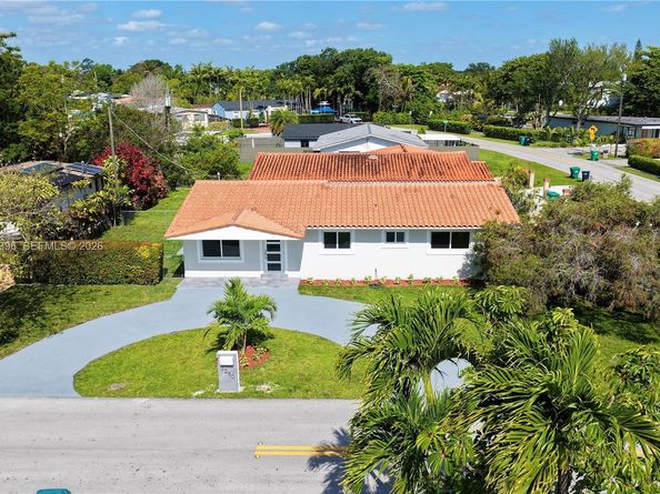3250 SW 72 Ct, Miami FL 33155