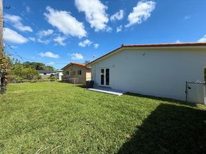 3250 SW 72 Ct, Miami FL 33155