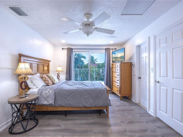 1690 NE 25th Ave, Pompano Beach FL 33062