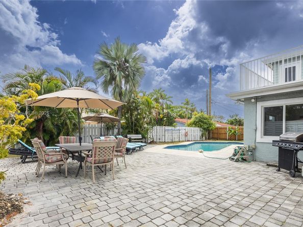 1690 NE 25th Ave, Pompano Beach FL 33062