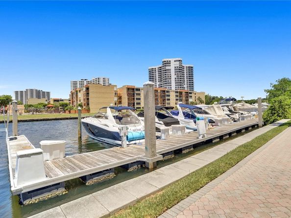 3530 Mystic Pointe Dr 1508, Aventura FL 33180