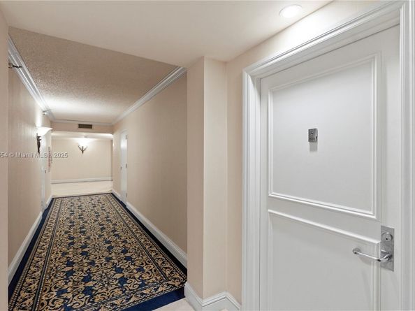 3530 Mystic Pointe Dr 1508, Aventura FL 33180