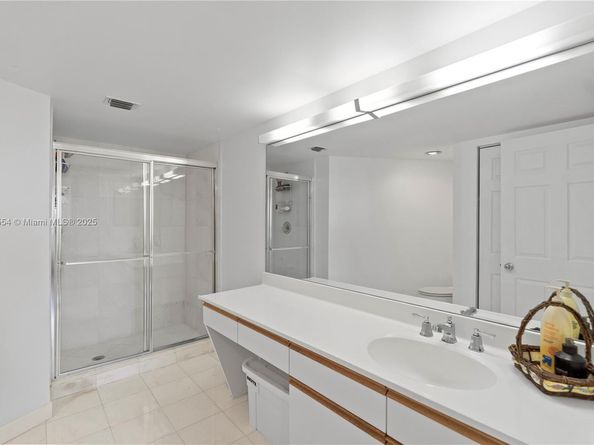 3530 Mystic Pointe Dr 1508, Aventura FL 33180