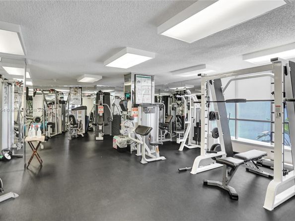 3530 Mystic Pointe Dr 1508, Aventura FL 33180
