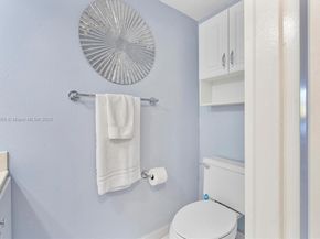 600 Parkview Dr 227, Hallandale Beach FL 33009