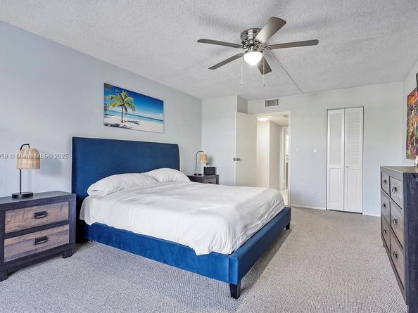 600 Parkview Dr 227, Hallandale Beach FL 33009