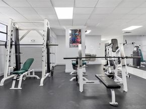 600 Parkview Dr 227, Hallandale Beach FL 33009