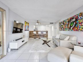 600 Parkview Dr 227, Hallandale Beach FL 33009