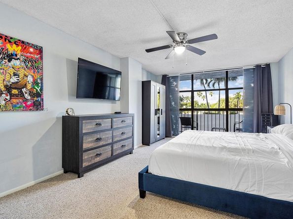 600 Parkview Dr 227, Hallandale Beach FL 33009