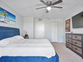 600 Parkview Dr 227, Hallandale Beach FL 33009