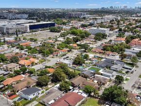 4326 NW 4th St, Miami FL 33126