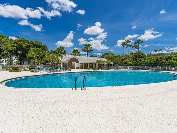 7702 Trent Dr 408, Tamarac FL 33321