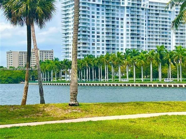 18151 NE 31st Ct 1404, Aventura FL 33160