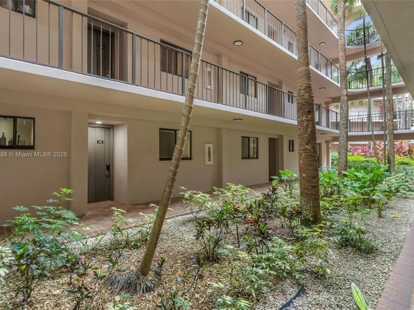 8760 SW 133rd Ave Rd 108, Miami FL 33183