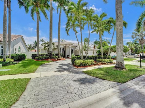 10828 NW 5th St, Plantation FL 33324